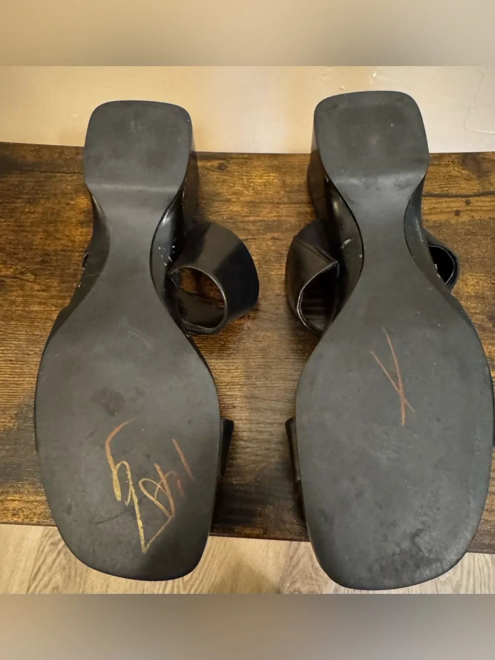 Andrew Geller Black Leather Slide Heel for Women Sz 8M